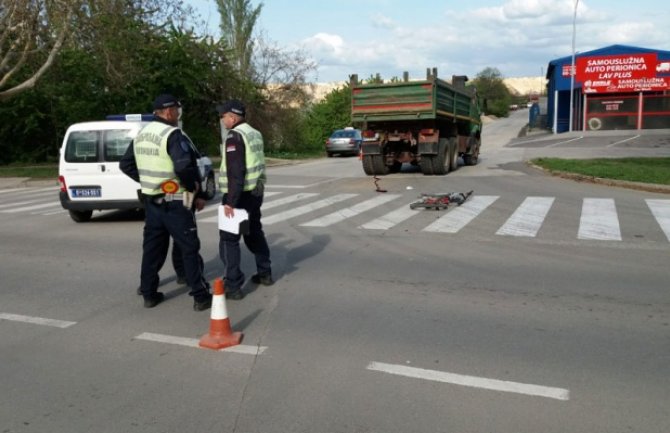 Kamion udario dječaka na pješačkom prelazu, reanimacija bila uzaludna