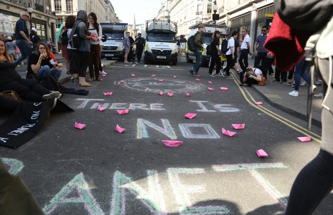 London: Uhapšeno više od 750 osoba tokom protesta aktivista za zaštitu okoline