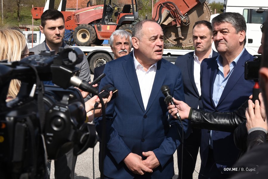 poetakradovanaizgradnjivodovodabrnoniki33788820928o