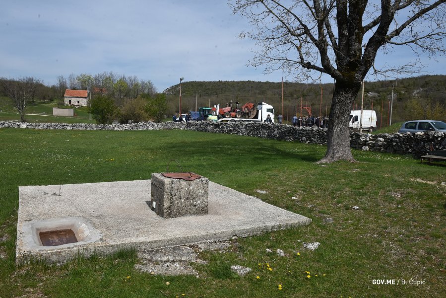 poetakradovanaizgradnjivodovodabrnoniki40699610293o