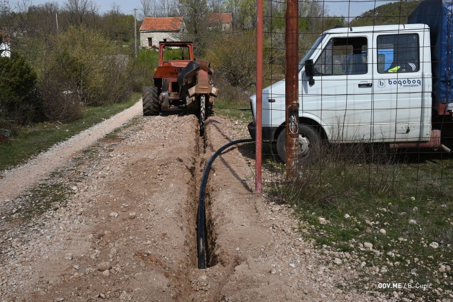 poetakradovanaizgradnjivodovodabrnoniki46942055404o