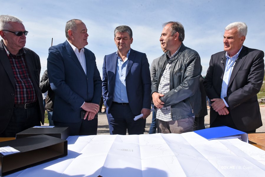 poetakradovanaizgradnjivodovodabrnoniki33788821158o