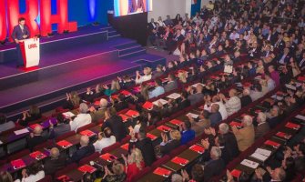 URA: SDP se vratio na fabrička podešavanja