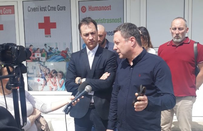 Budva: Prava Crna Gora poklonila hiljadu Vaskršnjih jaja najugroženijima