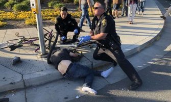 Amerikanac se automobilom zabio u grupu misleći da su muslimani, pa uzvikivao 