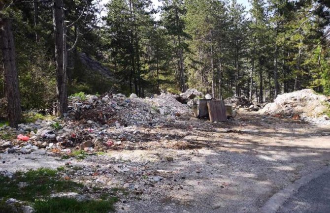 Cetinjska URA: Hitno sanirati put prema Lovćenu