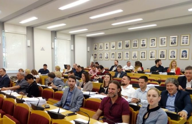 Demokrate HN: LED rasvjeta rasvijetlila aferu