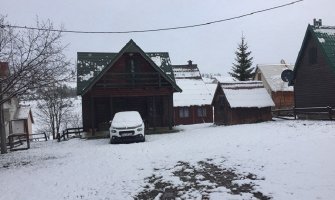 Zima još nije završila svoj posao: Na Žabljaku pao snijeg (FOTO)
