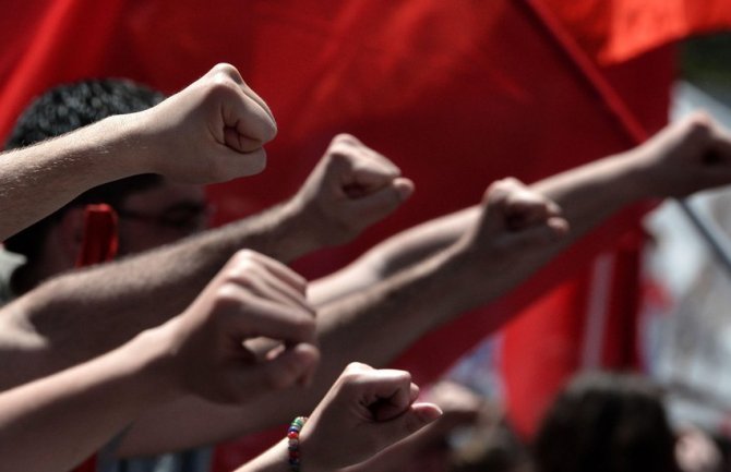 Obilježavaju 1. maj protestnom šetnjom