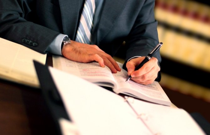 Advokati duguju 950.000 eura poreza