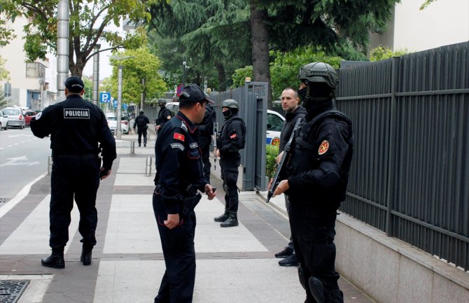 Centar Podgorice pod policijskom opsadom (FOTO)