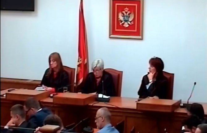 Pogledajte šta strani mediji kažu o presudi za pokušaj terorizma u CG