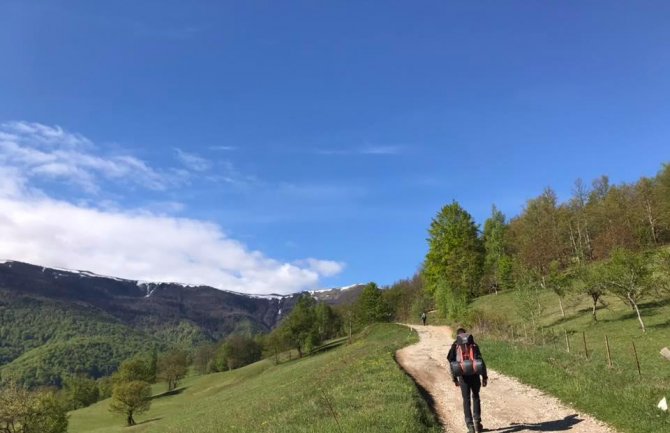 Bjelopoljci krenuli na hodočašće pod Ostrog, 155 km pješke u slavu čudotvorca (FOTO)