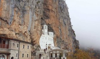 Danas je Sveti Vasilije Ostroški: Ljudi sa svih strana dolaze pod Ostrog po utjehu i iscjeljenje