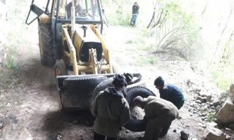 Uklonjene gume iz tunela kod rijeke Ljutice u Kanjonu Tare