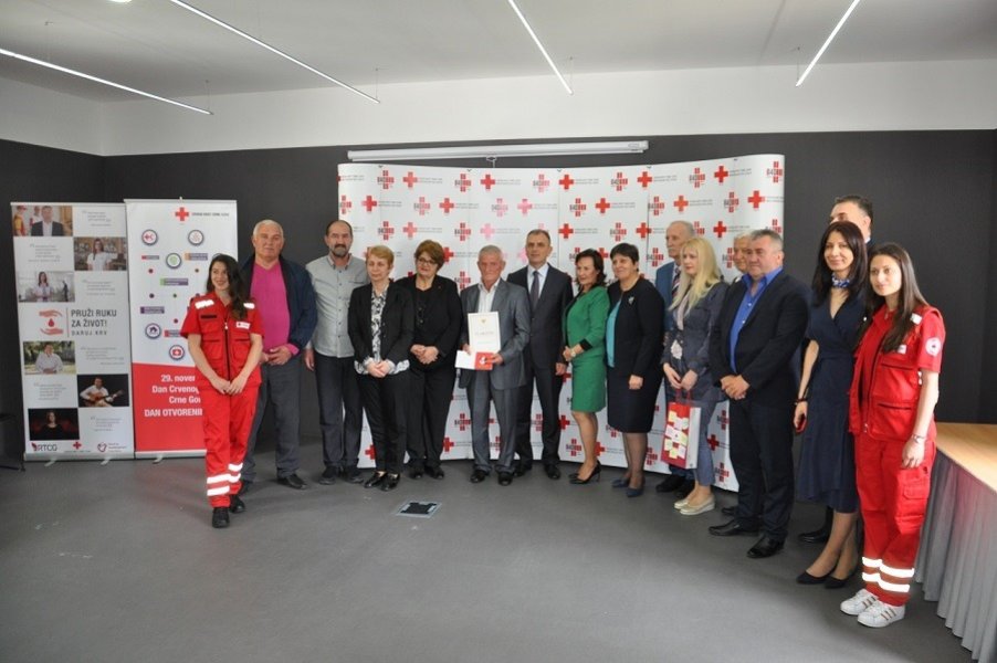 6002698022707532364696442560269007743614976n