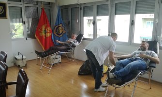 Tivat: 26 dobrovoljaca dalo krv