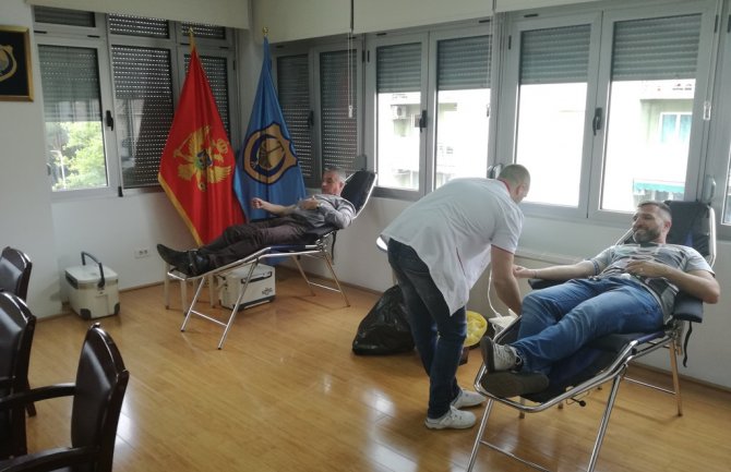Tivat: 26 dobrovoljaca dalo krv