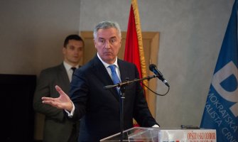 Đukanović: Ne smije nas zavarati to što smo bolji od DF-a i Demokrata
