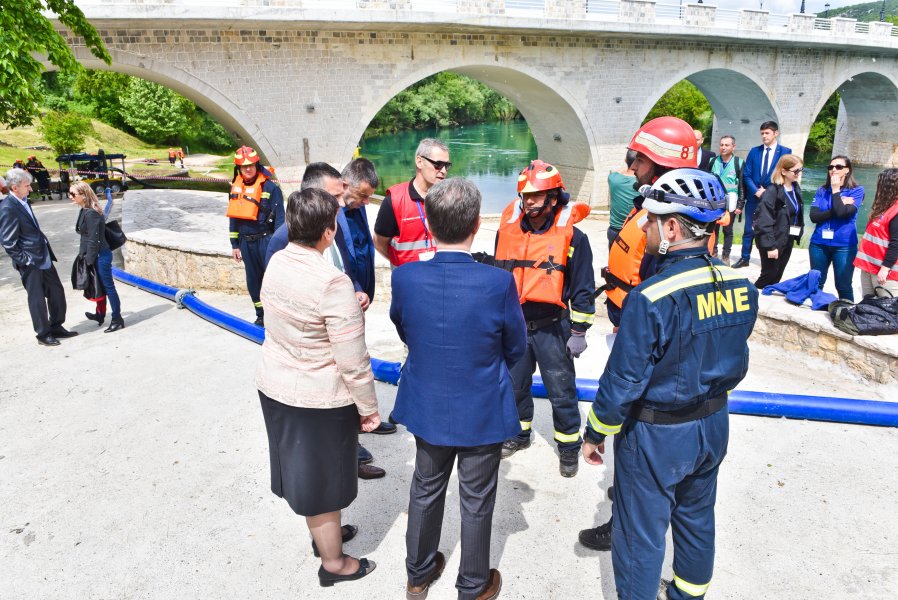 3291818880777d29c140bo