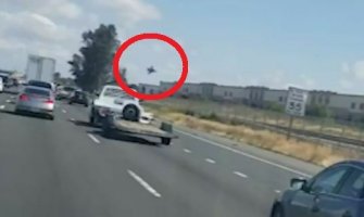 SAD: Srušio se lovac F-16, udario u zgradu (VIDEO)