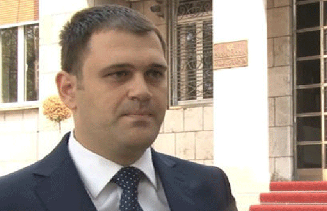 DPS: Čekamo novu sjednicu i novog predsjednika koji će voditi računa o interesu građana