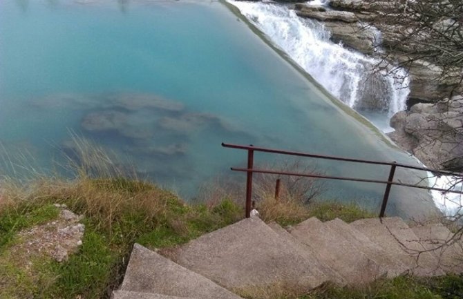 Promjenljivo oblačno s kišom, temperatura do 22 stepena