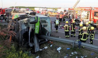 Težak udes u Njemačkoj: Povrijeđene helikopterima prevozili do bolnica (FOTO)