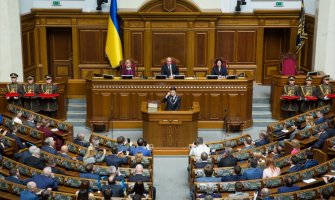 Zelenski položio zakletvu, u parlament došao pješice