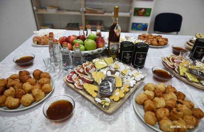 Od pčela da se učimo organizaciji: U Kući meda obilježen Svjetski dan pčela, vladarki prirode