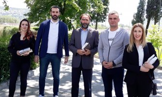 CGO donirao knjige za bibliteku UIKS-a