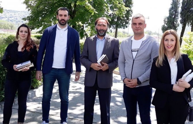 CGO donirao knjige za bibliteku UIKS-a