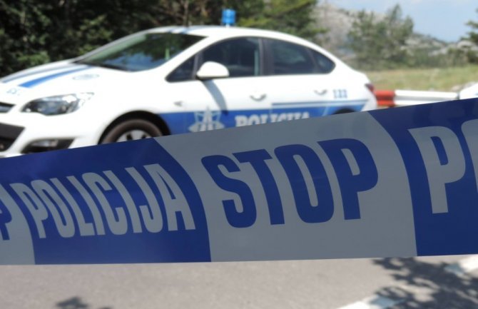 Saobraćajna nezgoda kod Smokovca: Sudarili se automobil i šleper
