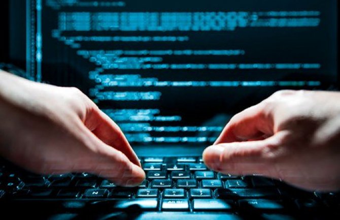 Francuska vlada na meti neobično jakih sajber napada