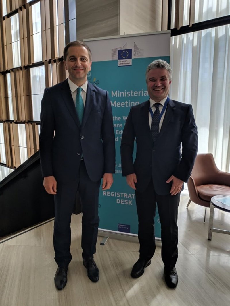 6176741210952970240130754184717641585262592n