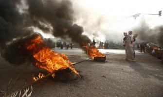 Tijela plutaju Nilom, sukob vojske i demonstranata odnio 100 života