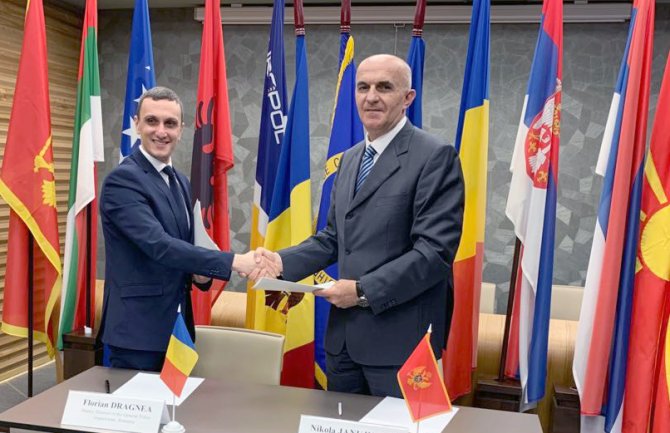 Uspješni u borbi protiv organizovanog kriminala: Rumunski policajci tokom turističke sezone u CG 