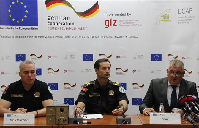 Granica CG i Albanije: 92 lica pokušala nezakonito da pređu granicu, zaplijenjeno 333 kg skanka