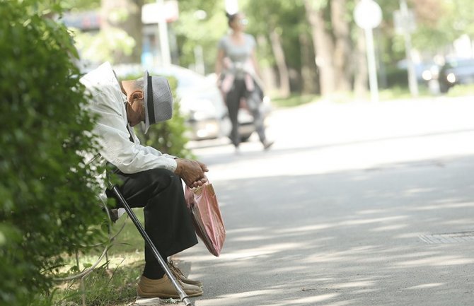 Posle 77 godina braka zatražio razvod zbog afere od prije 6 decenija