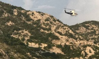 Helikopter oblijeće Cetinje: Policija traga za ubicama Milića