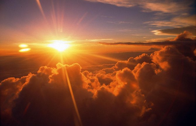 Sunčano i toplo, poslijepodne ponegdje kiša