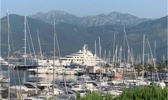 U Tivat uplovila najveća privatna jahta na svijetu 