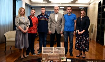 Marković: Vlada želi da obezbijedi talentovanim učenicima i nastavnicima priliku da razvijaju kreativnost i inovativnost