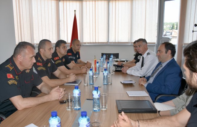 Francuzi donirali graničnoj policiji dva sistema za noćno osmatranje vrijednosti 51.800 eura