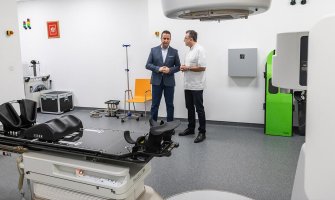 Eraković: Nove tehnike zračenja unaprijediće rad Klinike za onkologiju i kvalitet usluga Kliničkog centra