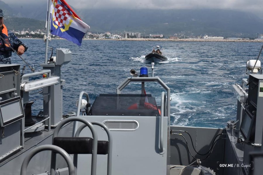 6505781224450478157293393241377089185644544n