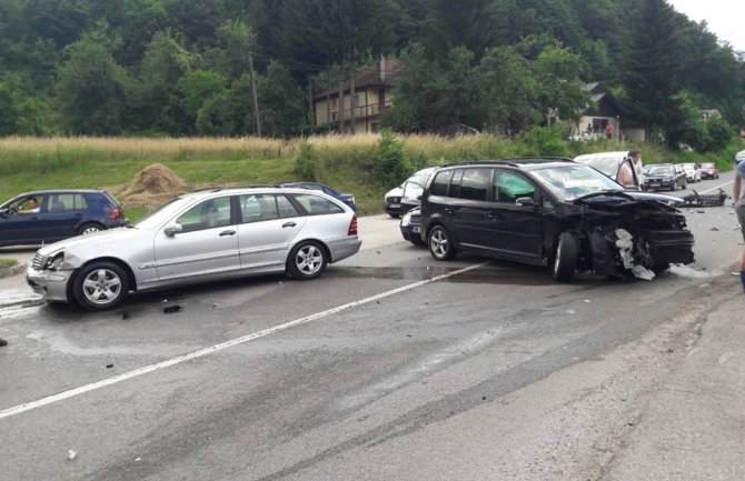 Saobraćajna nezgoda u Rakonjama (FOTO)