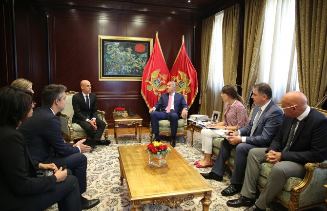 Najdragocjenija pomoć u sustizanju savremenih tehnoloških dostignuća