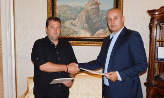 Za djecu Cetinja na poklon pet novih igrališta