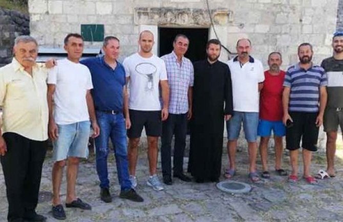 Osveštano i postavljeno novo zvono crkve u Starom Baru